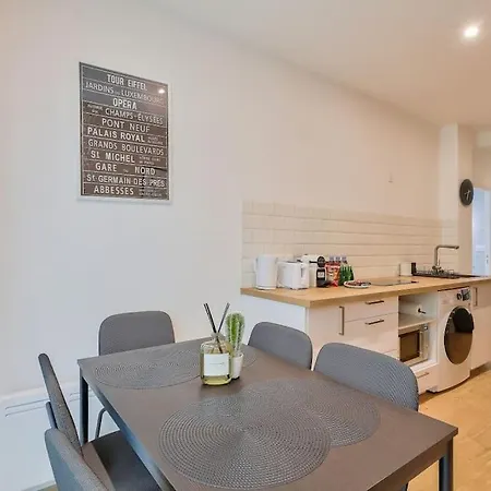 Charme Parisien 6 Personnes, 2 Chambres, 19eme Apartment